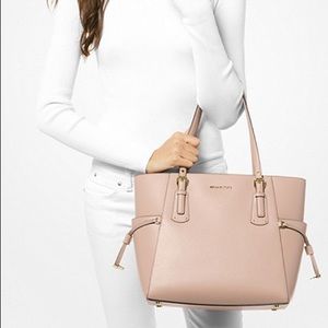 ✨ NWT Michael Kora Voyager Tote ✨